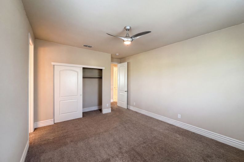 Photo 30 of 36 of 5601 Lakepointe Dr, Rocklin, CA