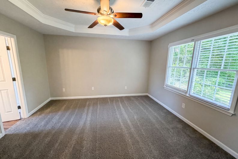 Photo 4 of 23 of 4078 Tara Ct, Loganville, GA
