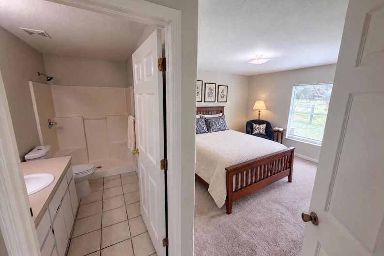 Photo 9 of 27 of 37209 Grassy Hill Ln, Dade City, FL