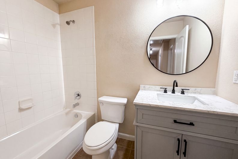Photo 14 of 17 of 1404 Claire Ln, Royse City, TX