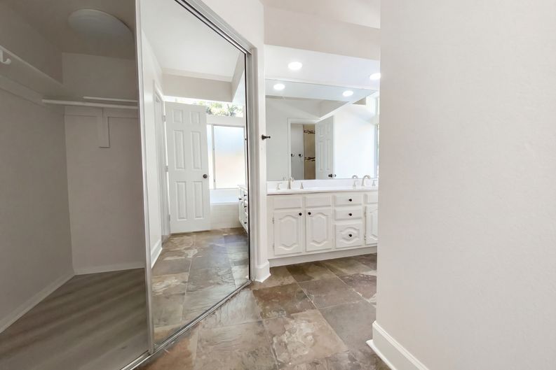 Photo 17 of 26 of 3303 Deaver Dr, Corona, CA