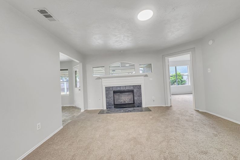 Photo 3 of 23 of 10623 Redwood Dr, Baytown, TX