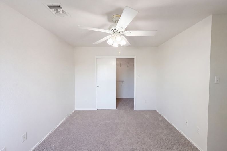 Photo 13 of 29 of 11521 Melstone Dr, Manor, TX