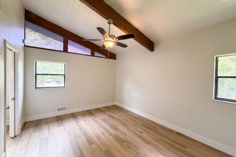 Photo 4 of 23 of 925 Park Pl, Deland, FL