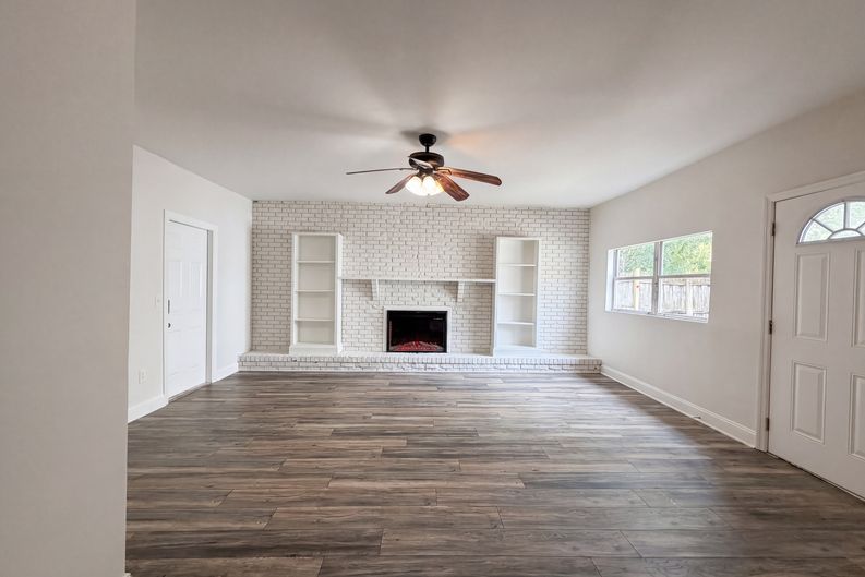 Photo 3 of 19 of 7008 Thurston Rd, Jacksonville, FL