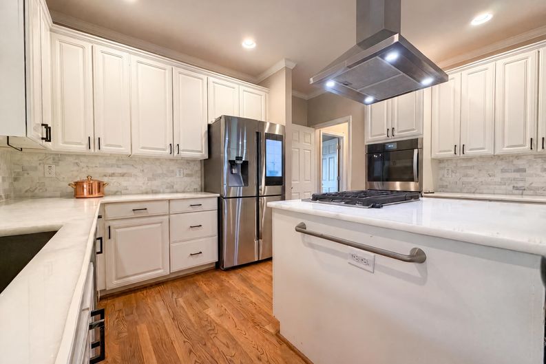 Photo 23 of 34 of 2299 Camden Dr SW, Marietta, GA