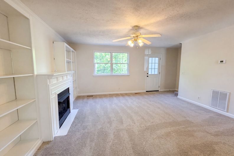 Photo 7 of 23 of 5170 Hickory Hollow Pkwy, Antioch, TN
