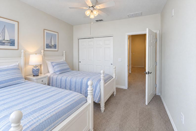 Photo 11 of 21 of 2334 Grand Central Pkwy, Orlando, FL