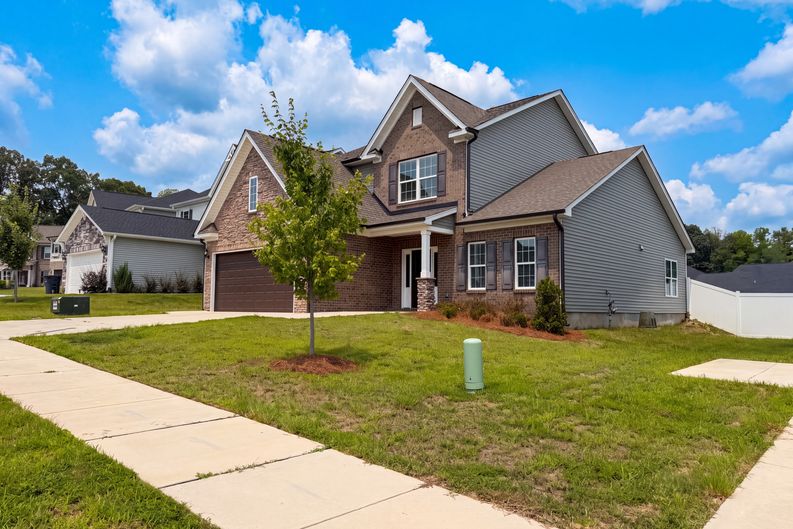 Photo 31 of 37 of 7463 Buckview Ct, Kernersville, NC