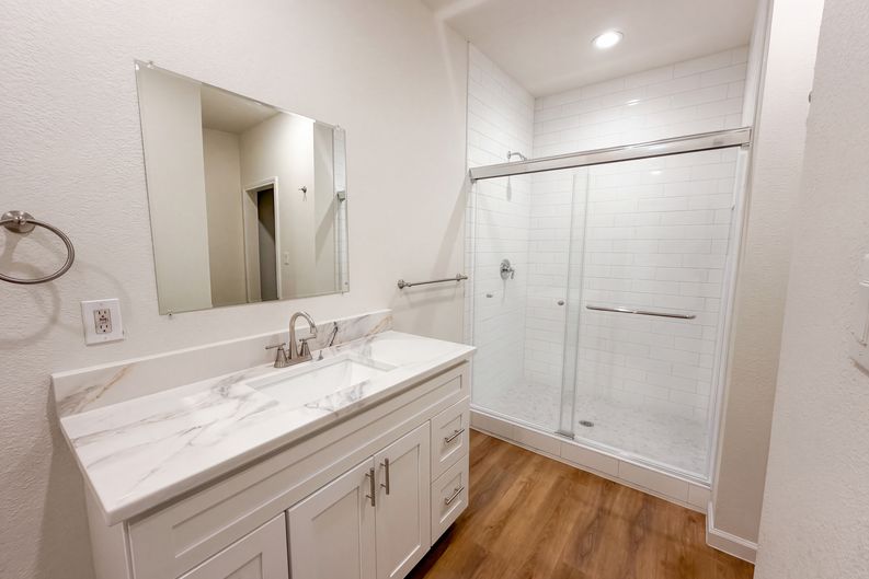 Photo 10 of 14 of 404 Vincent St, Cedar Hill, TX