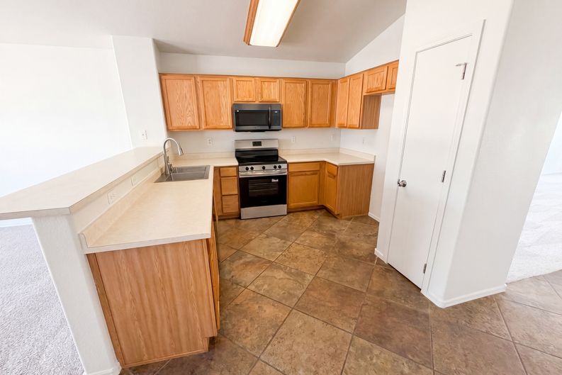 Photo 14 of 28 of 8271 N 112th Ave, Peoria, AZ