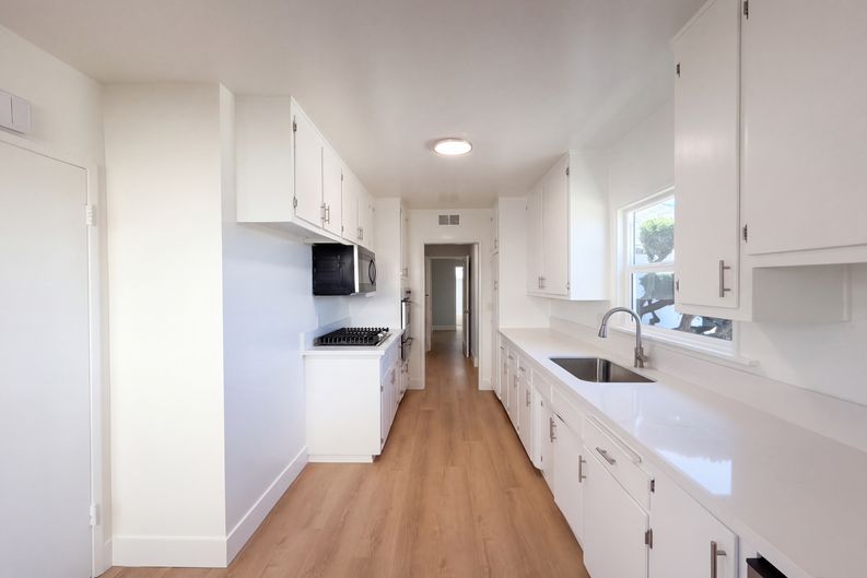 Photo 6 of 19 of 3520 S J St, Oxnard, CA