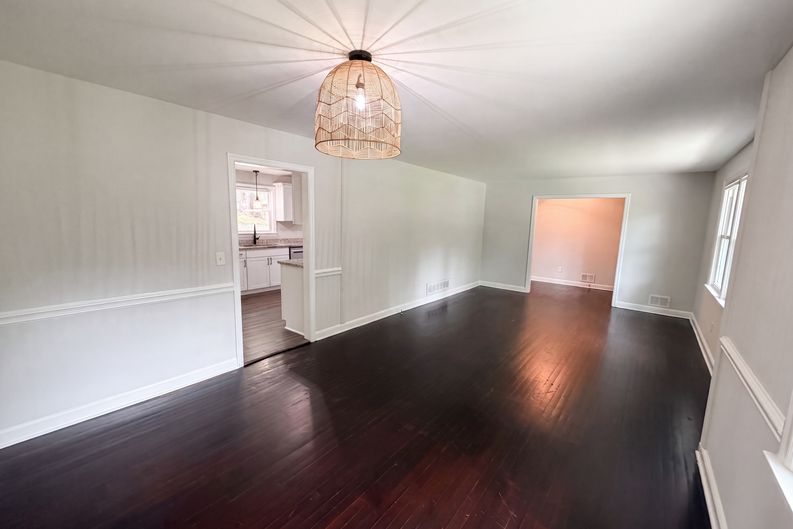 Photo 9 of 29 of 1710 Fairhaven Dr, Columbia, SC