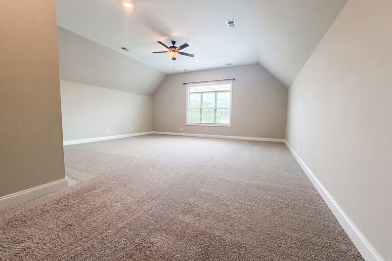 Photo 14 of 18 of 1307 Christina Ct, Lebanon, TN