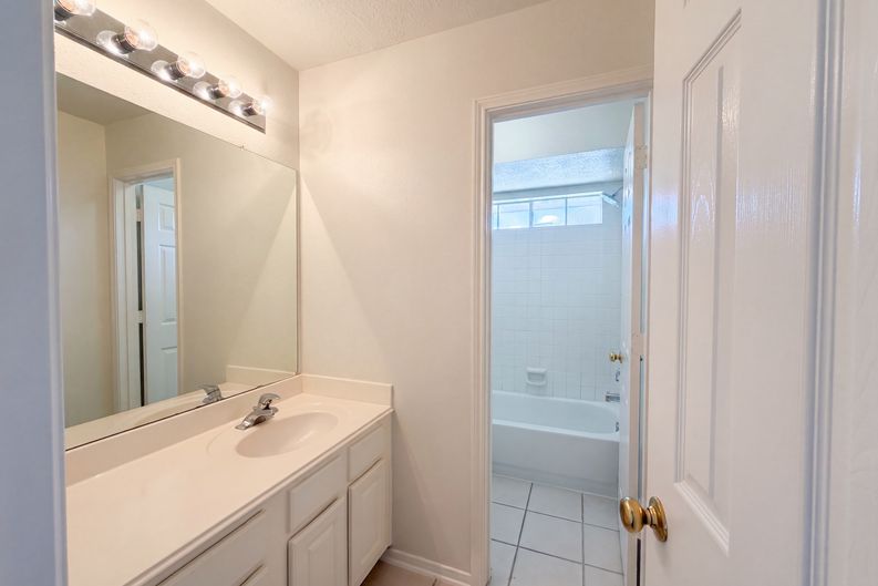 Photo 24 of 30 of 2854 Everett Dr, Friendswood, TX