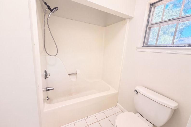 Photo 11 of 21 of 7161 Roper Rd, Trussville, AL