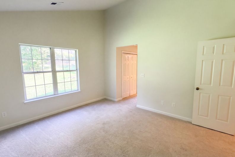 Photo 14 of 17 of 6223 Sunbridge Ct, Charlotte, NC