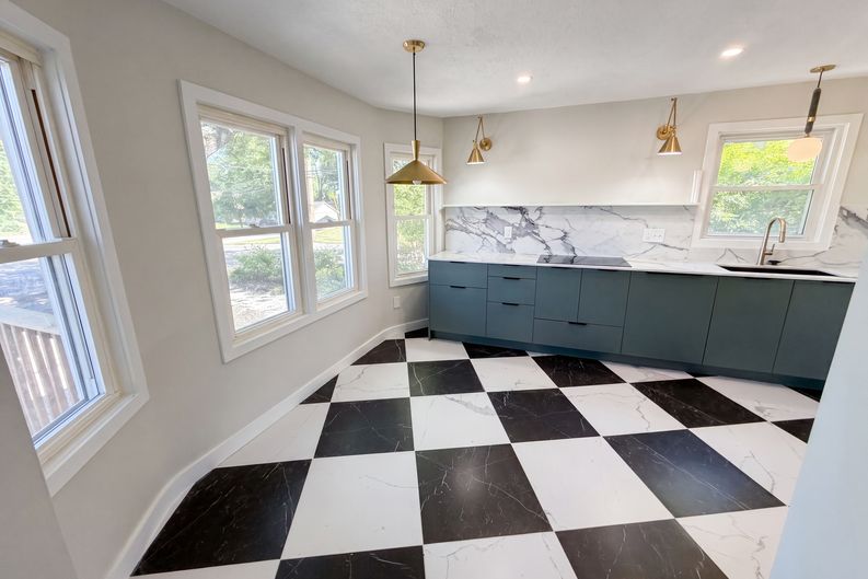 Photo 9 of 28 of 492 Algene St, Lake Orion, MI