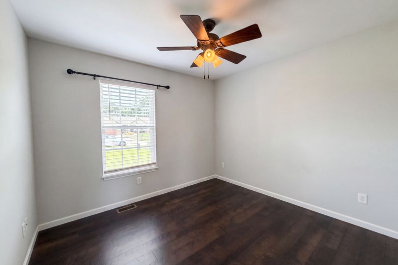 Photo 10 of 28 of 139 Palace Way Dr, Troy, MO