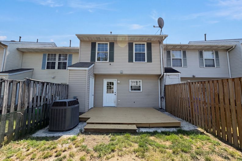 Photo 5 of 41 of 5812 Springfish Pl, Waldorf, MD