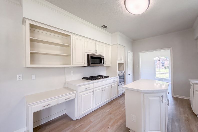 Photo 12 of 23 of 1102 Londonderry Ave, Friendswood, TX