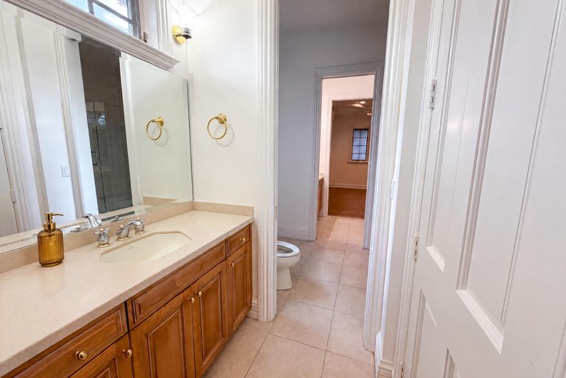 Photo 33 of 59 of 4407 W Dale Ave, Tampa, FL