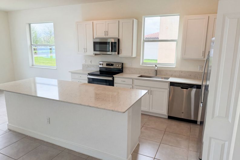 Photo 15 of 42 of 12473 NW Lynch Ln, Port Saint Lucie, FL