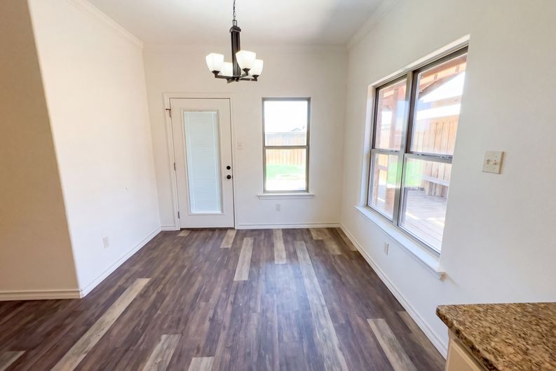 Photo 7 of 27 of 8809 10th St, Lubbock, TX