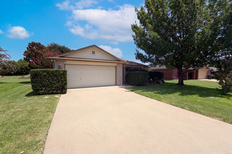 Photo 14 of 17 of 3707 Gowen Ct, Killeen, TX
