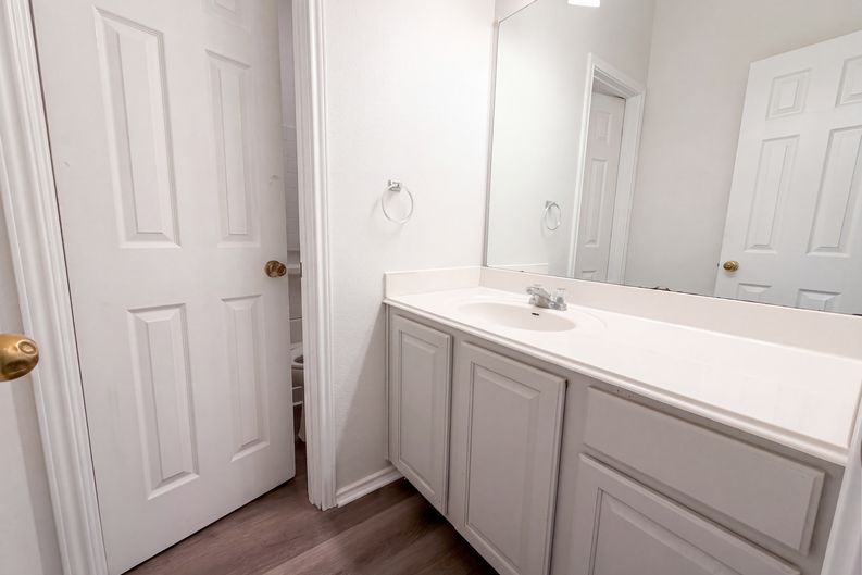 Photo 15 of 24 of 129 Carmel Dr, Cibolo, TX