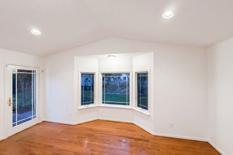 Photo 11 of 51 of 8947 Rosewood St, Manassas, VA