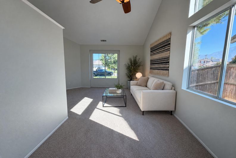 Photo 3 of 26 of 33825 Glenoaks Dr, Yucaipa, CA