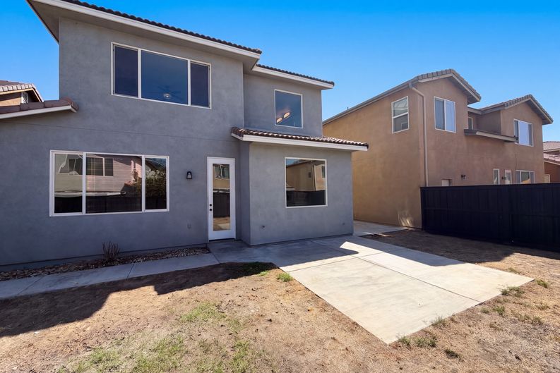 Photo 5 of 33 of 1265 Lavender Ln, Hemet, CA
