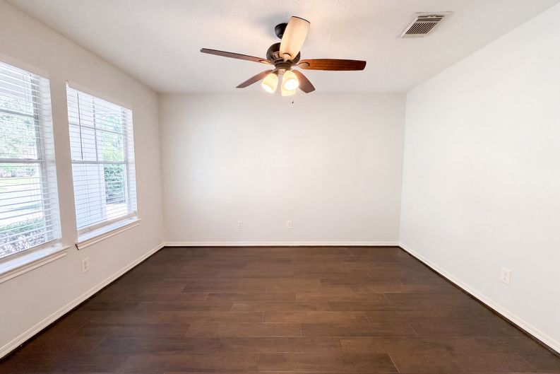 Photo 8 of 19 of 21886 Pinewilde Ct, Porter, TX
