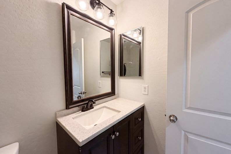 Photo 15 of 27 of 7730 W Giles Rd, Phoenix, AZ
