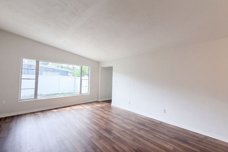 Photo 7 of 22 of 409 Berwick Ave, Temple Terrace, FL