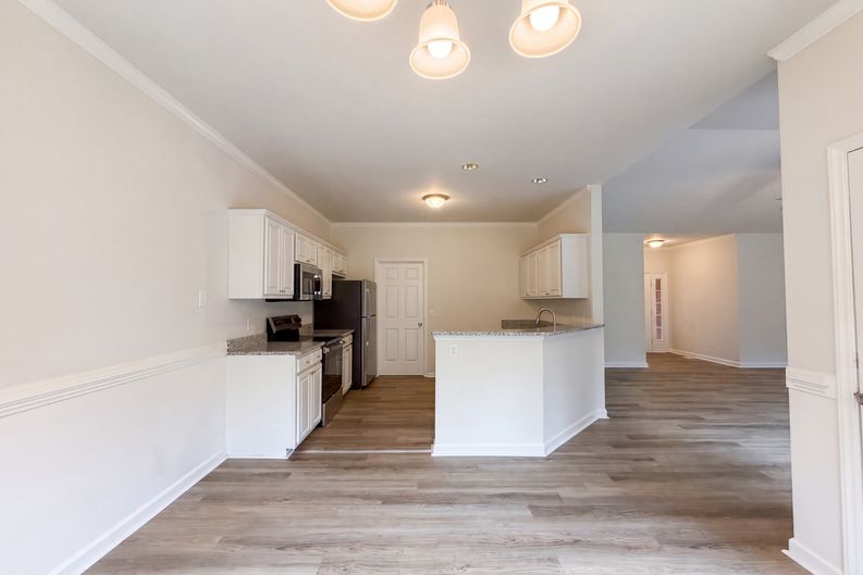 Photo 7 of 20 of 4100 Birchgarden Dr, High Point, NC