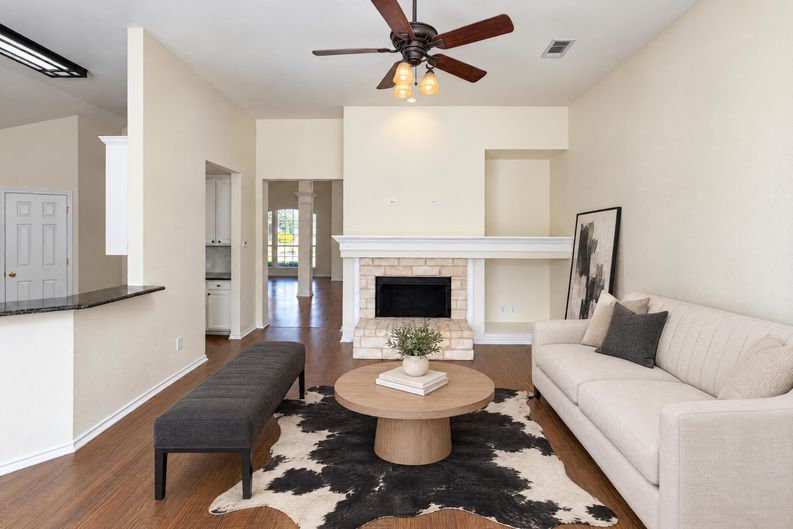 Photo 3 of 18 of 9911 Max Ln, Frisco, TX