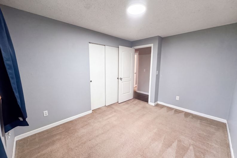 Photo 4 of 21 of 7022 160th Street Ct E, Puyallup, WA