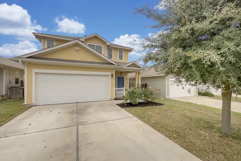 Photo 7 of 34 of 717 Twisted Oaks Ln, Buda, TX