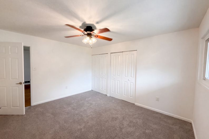 Photo 17 of 32 of 13512 Fitzhugh Ln, Woodbridge, VA