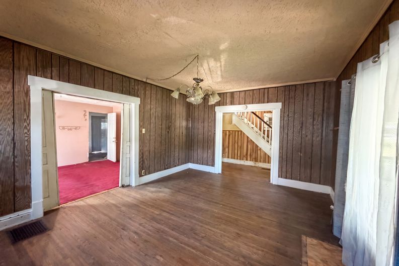 Photo 6 of 27 of 2670 Fern Ave, Columbus, OH