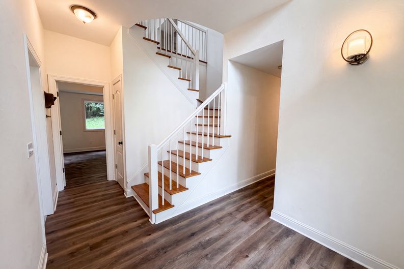 Photo 11 of 84 of 7030 Willowick Dr, Brentwood, TN