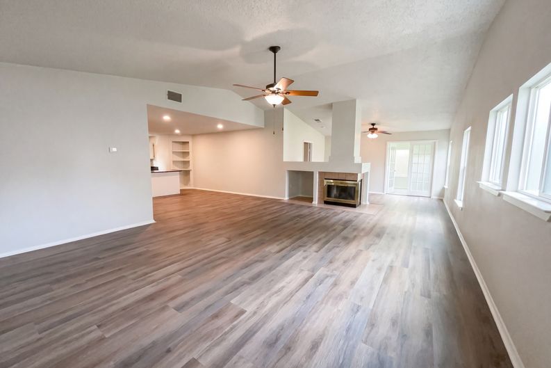 Photo 6 of 17 of 1210 Fillmore Dr, San Antonio, TX