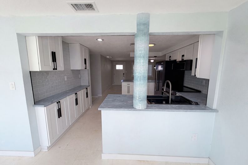 Photo 17 of 30 of 13638 Evelane Dr, Hudson, FL
