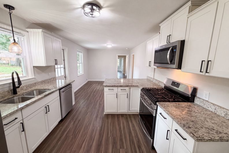 Photo 13 of 29 of 1710 Fairhaven Dr, Columbia, SC