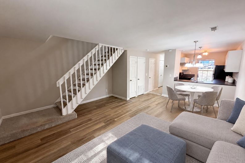 Photo 12 of 19 of 4037 Briarhill Dr, Charlotte, NC