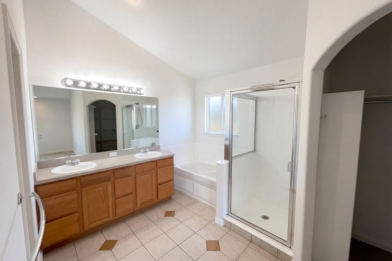 Photo 10 of 20 of 9686 Fairwood St, Littleton, CO