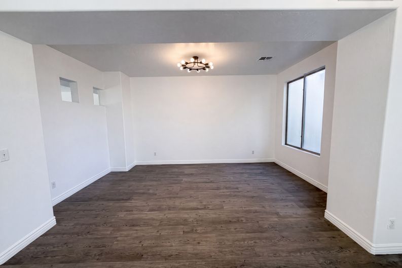 Photo 6 of 35 of 17645 W Hale Bopp Dr, Goodyear, AZ
