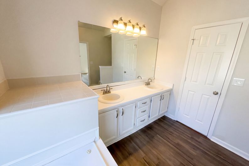 Photo 22 of 28 of 1012 Crown Corners Dr, McDonough, GA